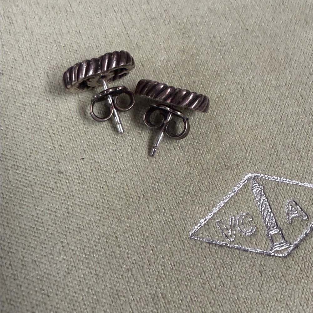 Gucci interlocking G motif aged sterling silver stud earrings - Picture 6 of 6